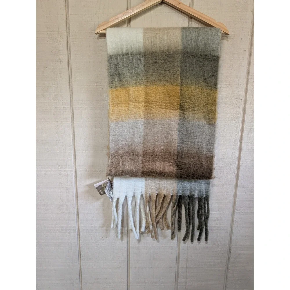 Celtic Ore Knitwear‎ Irish Wool Blend Plaid Scarf Mustard Taupe Fringe  Ireland